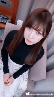 上海星河湾酒店淫乱4P，风骚两个人妻，争奇斗艳无套内射，精彩淫荡必看